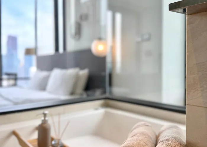 Lejlighed 5-minwalkbts Pool-view 35th Fl Privatejacuzzi Bangkok