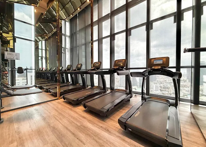 5-minwalkbts Pool-view 35th Fl Privatejacuzzi Bangkok