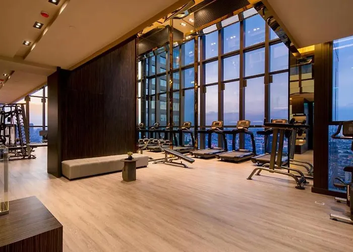 Lejlighed 5-minwalkbts Pool-view 35th Fl Privatejacuzzi Bangkok